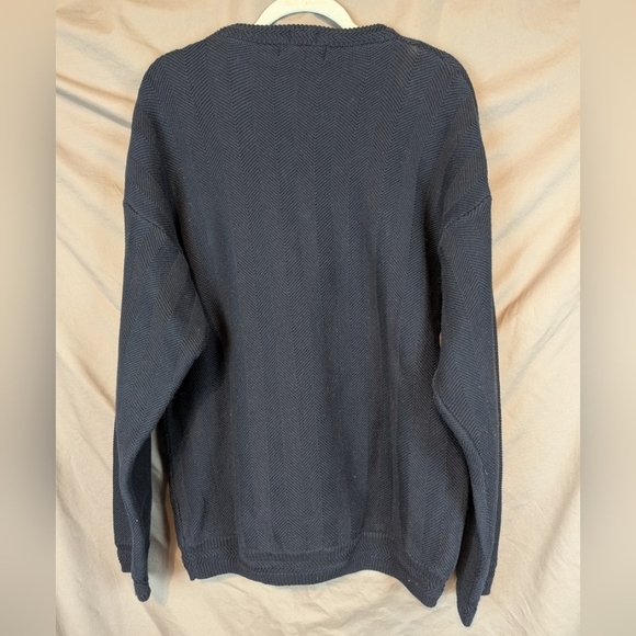 Chaps size large hand framed crew neck sweater in navy and red - Picture 2 of 10